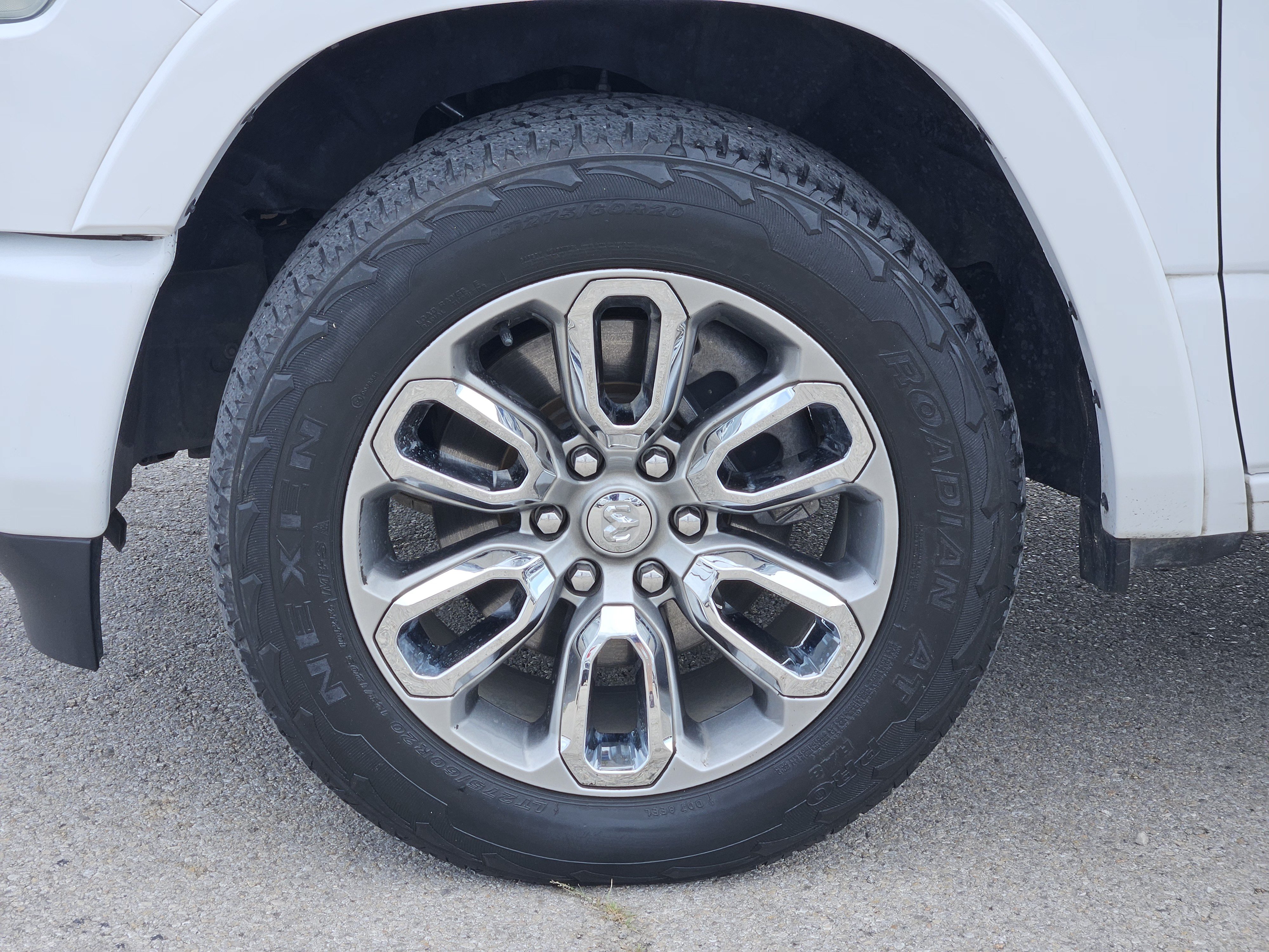 Used 2021 RAM 1500 Laramie AWD/4WD image 10
