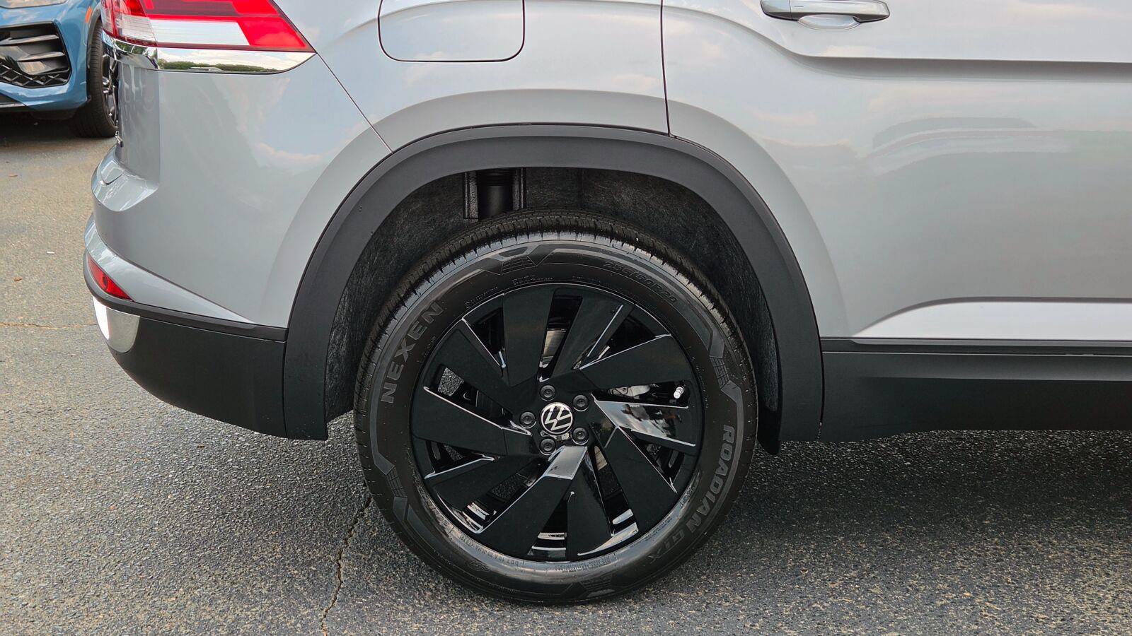 New 2026 Volkswagen Atlas Cross Sport SE AWD/4WD image 17