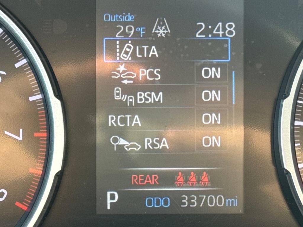 Used 2021 Toyota RAV4 XLE w/ Convenience Package image 19