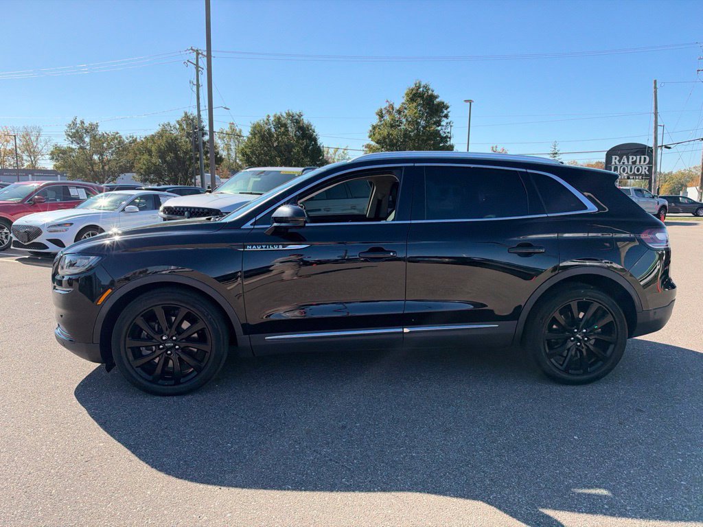 Used 2023 Lincoln Nautilus Reserve w/ Equipment Group 201A AWD/4WD image 2