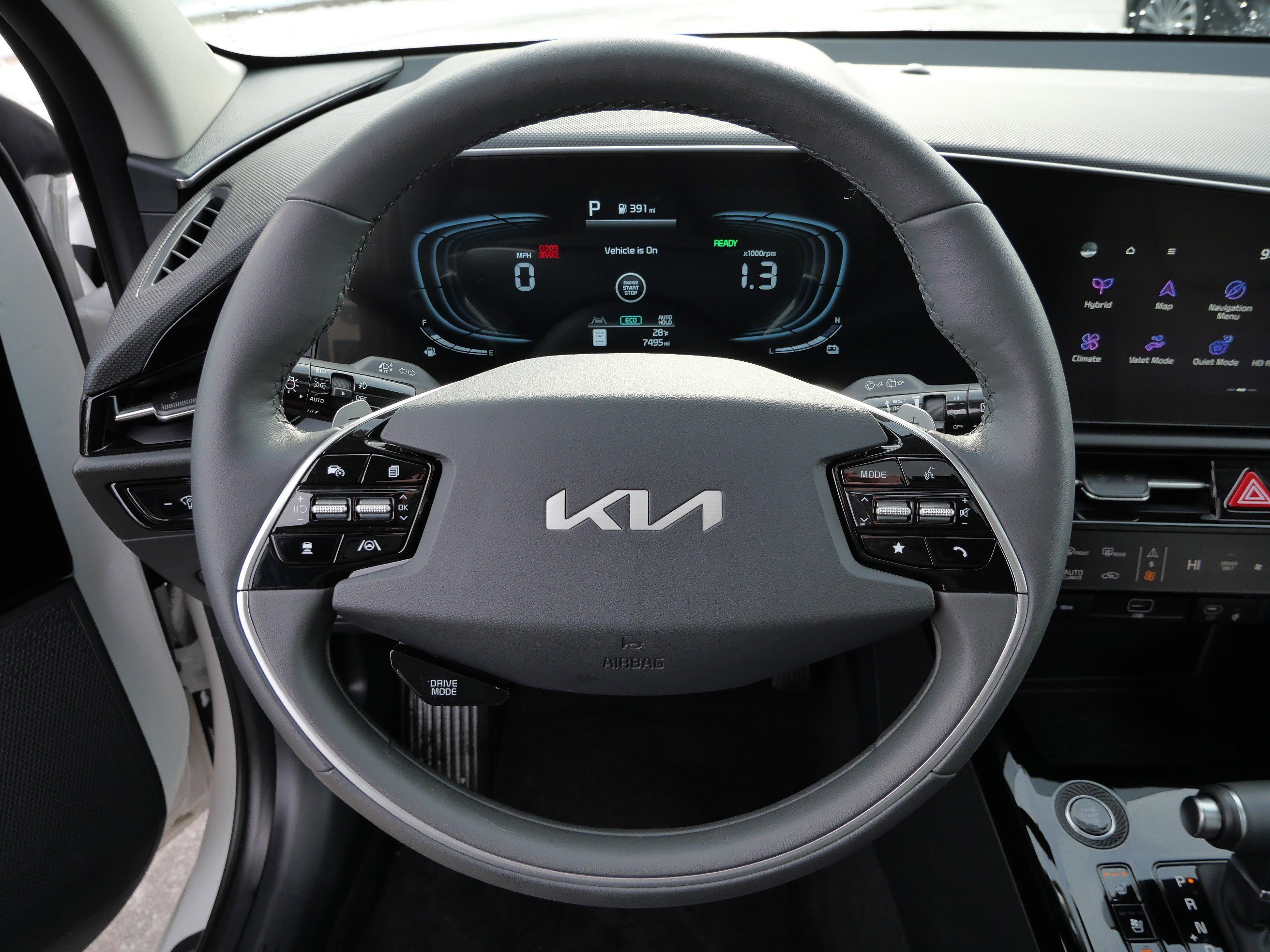 Used 2025 Kia Niro SX image 25