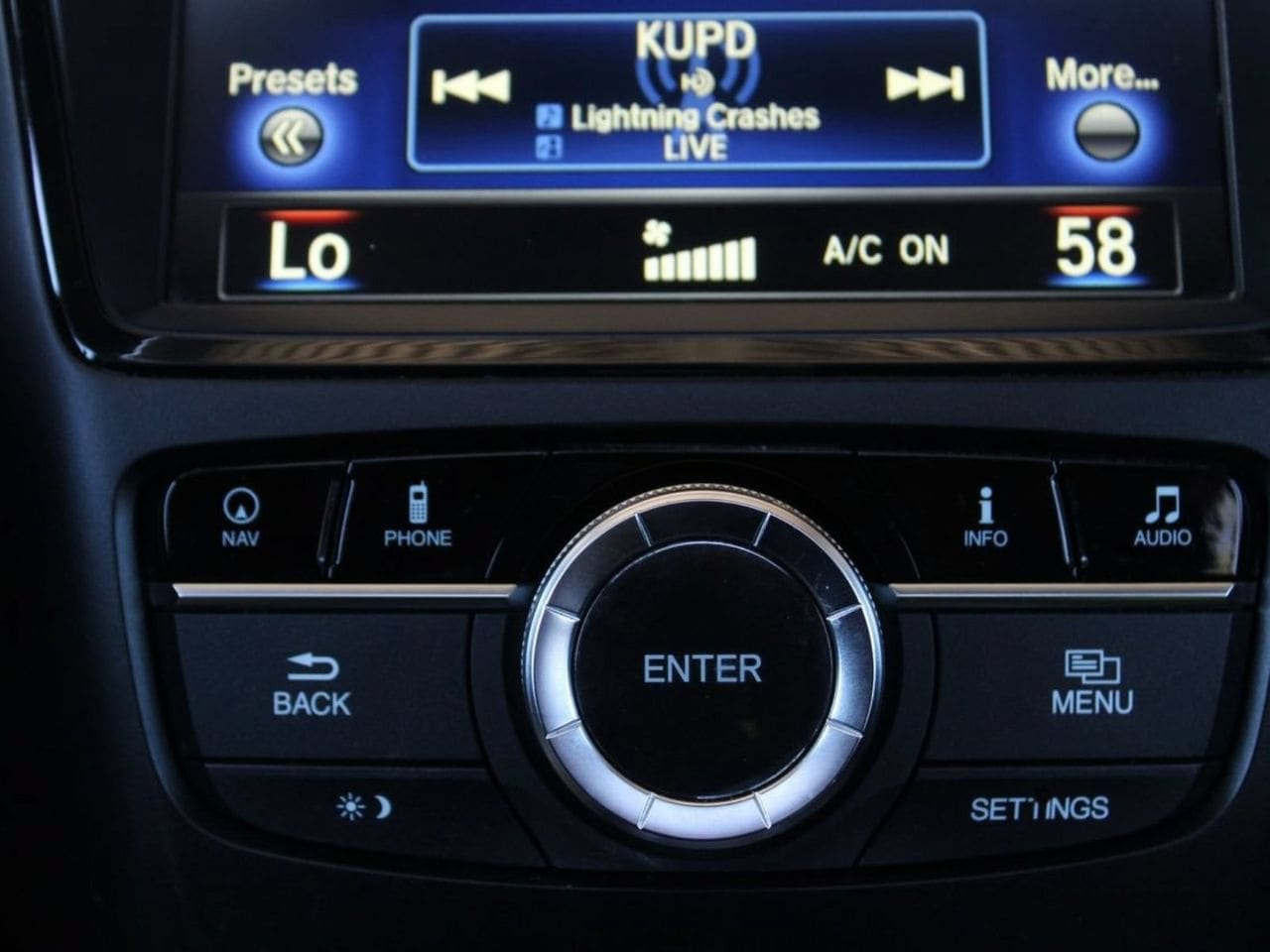 Used 2018 Acura RDX w/ Technology Package FWD image 27