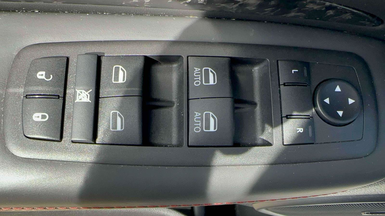 Used 2025 Dodge Durango R/T AWD/4WD image 14