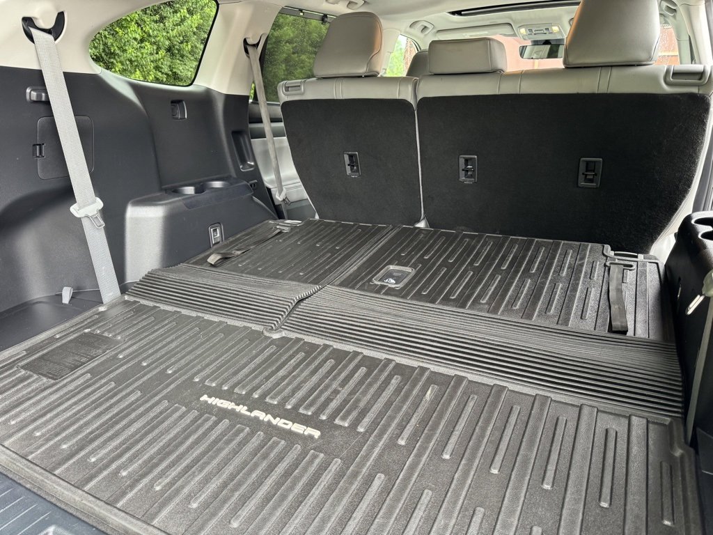 Used 2022 Toyota Highlander XLE image 16