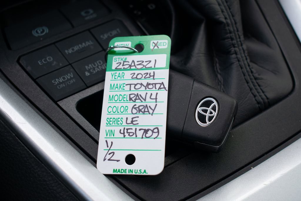 Used 2024 Toyota RAV4 LE image 27