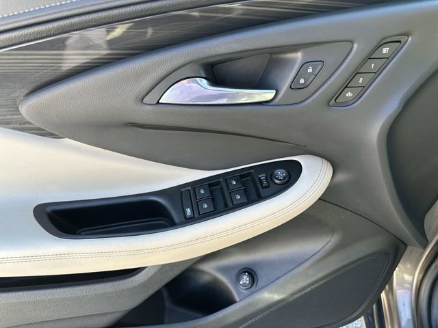 Certified 2019 Buick Envision Essence AWD/4WD image 17