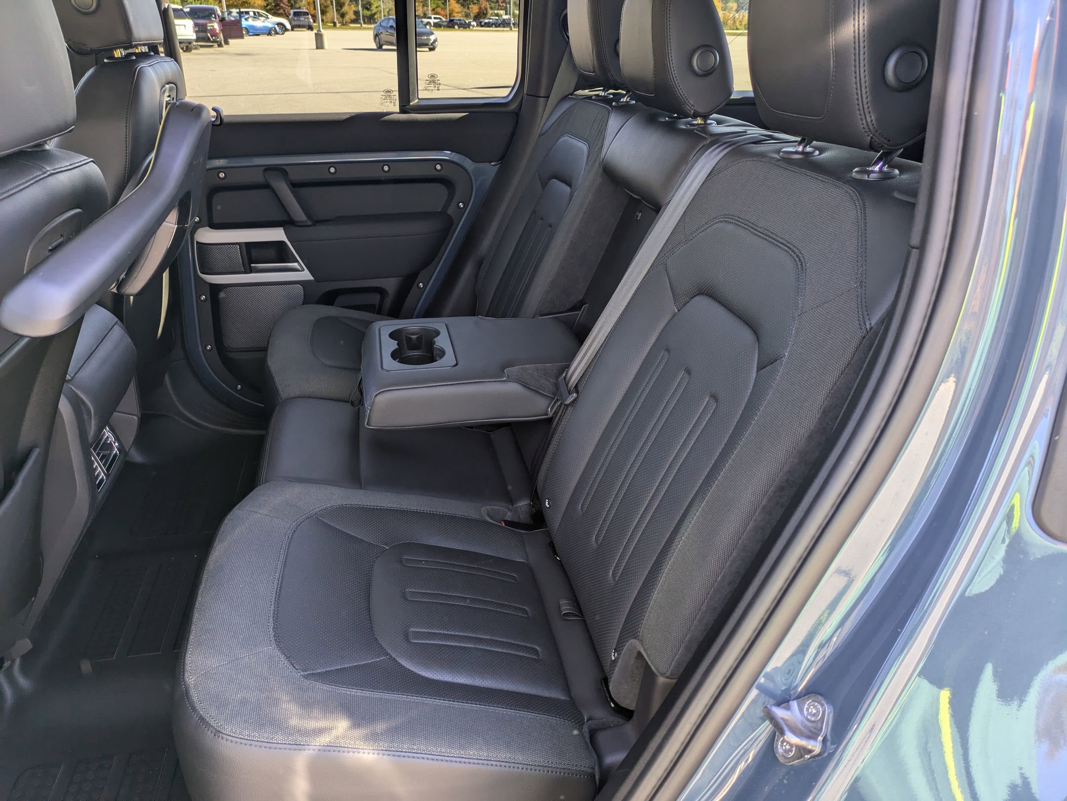 Used 2020 Land Rover Defender 110 SE image 26