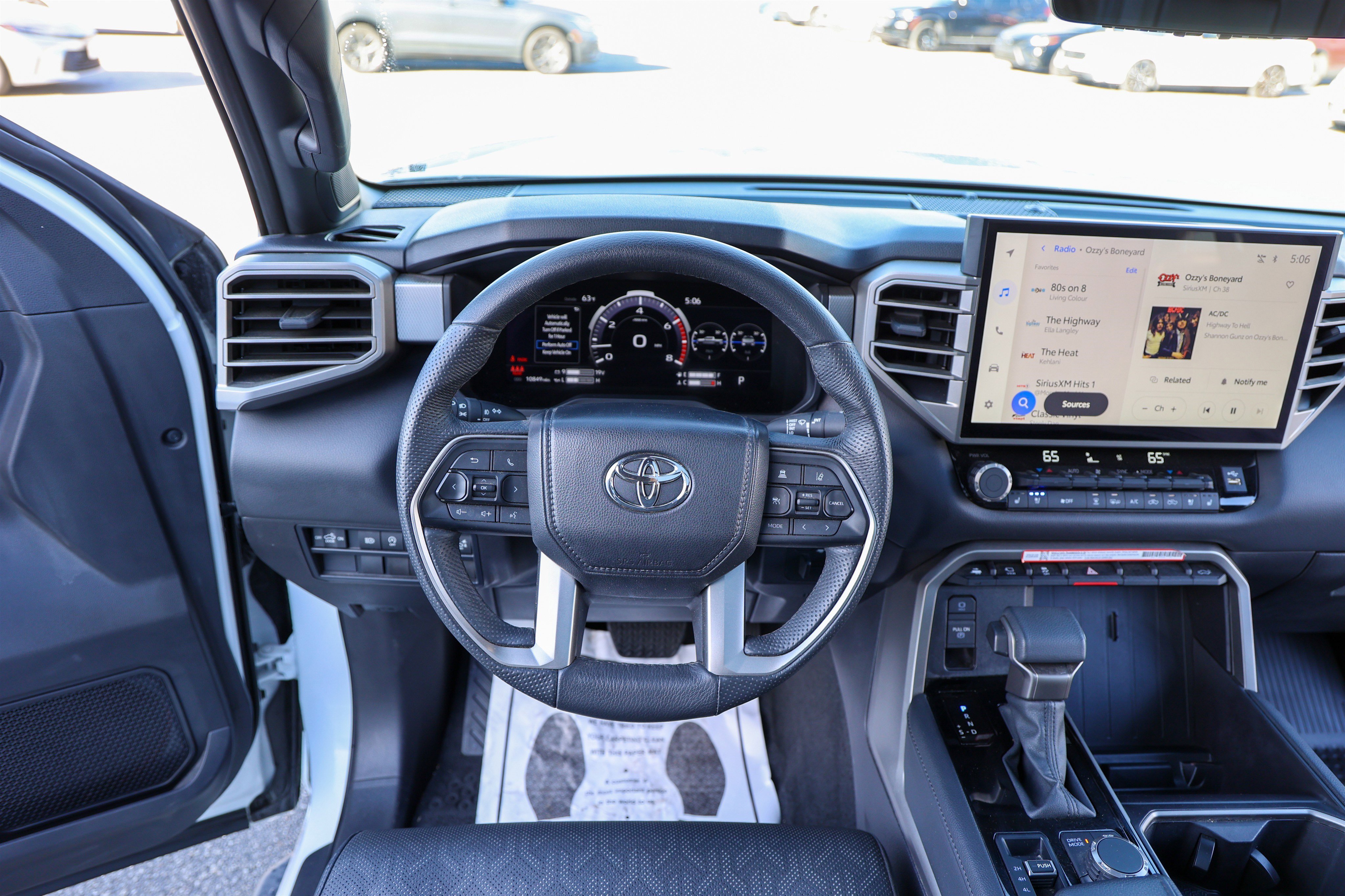Used 2025 Toyota Tundra Limited image 37