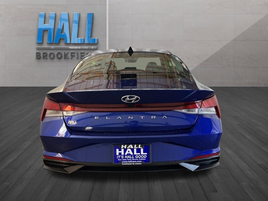 Used 2023 Hyundai Elantra SEL w/ Convenience Package FWD image 4