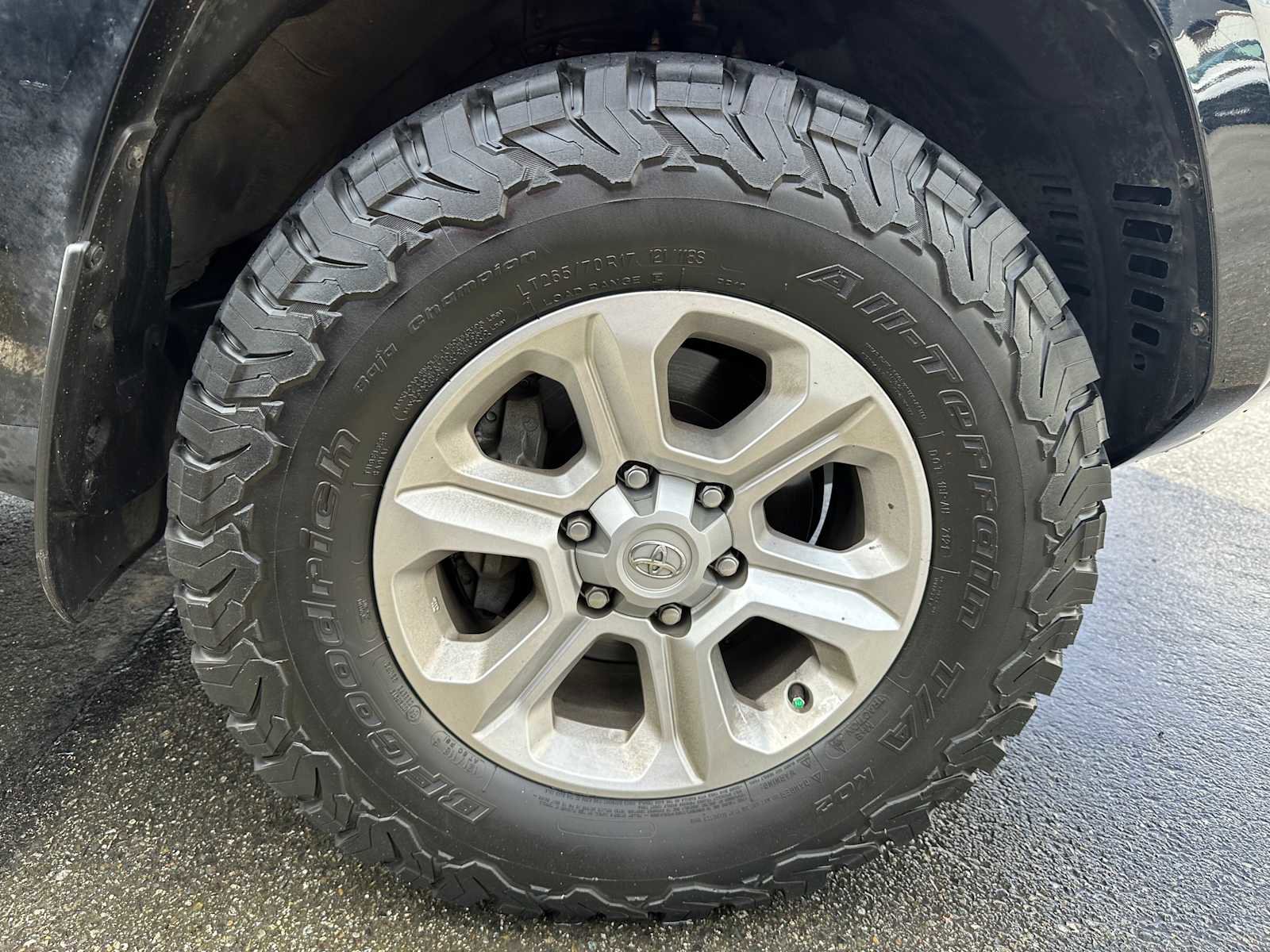 Certified 2022 Toyota 4Runner SR5 AWD/4WD image 6