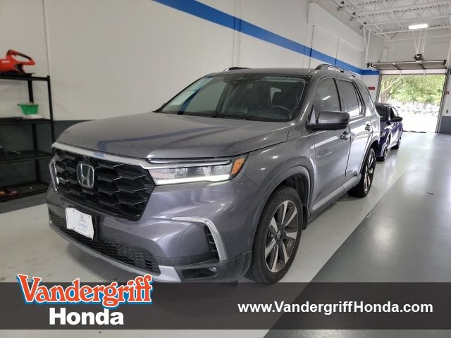 Used 2025 Honda Pilot Elite image 1