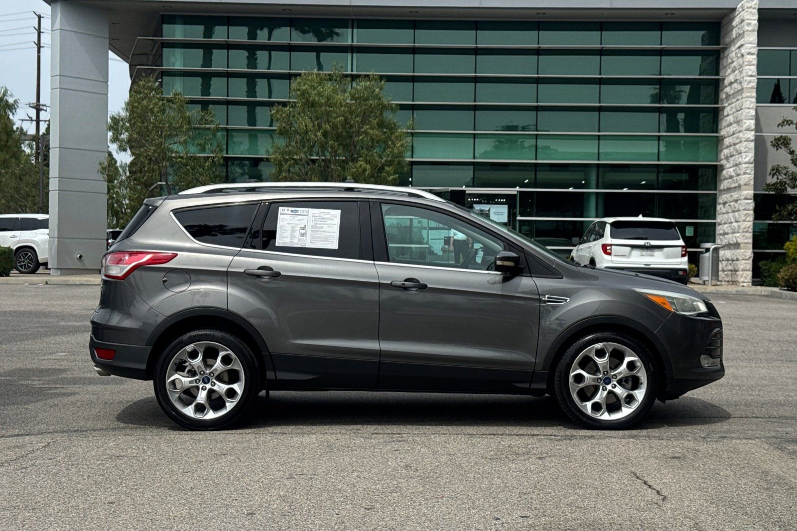 Used 2014 Ford Escape Titanium image 3