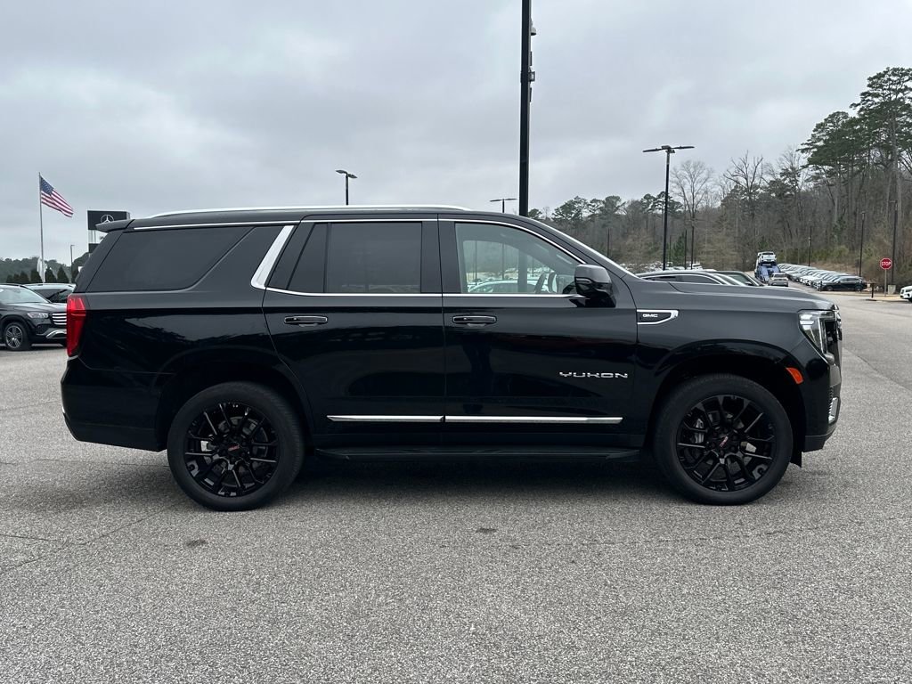 Used 2023 GMC Yukon SLT w/ SLT Luxury Package image 13