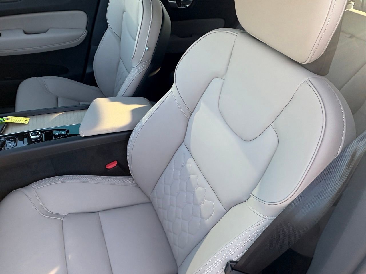 New 2026 Volvo XC60 T8 Plus w/ Protection Package Premier image 19