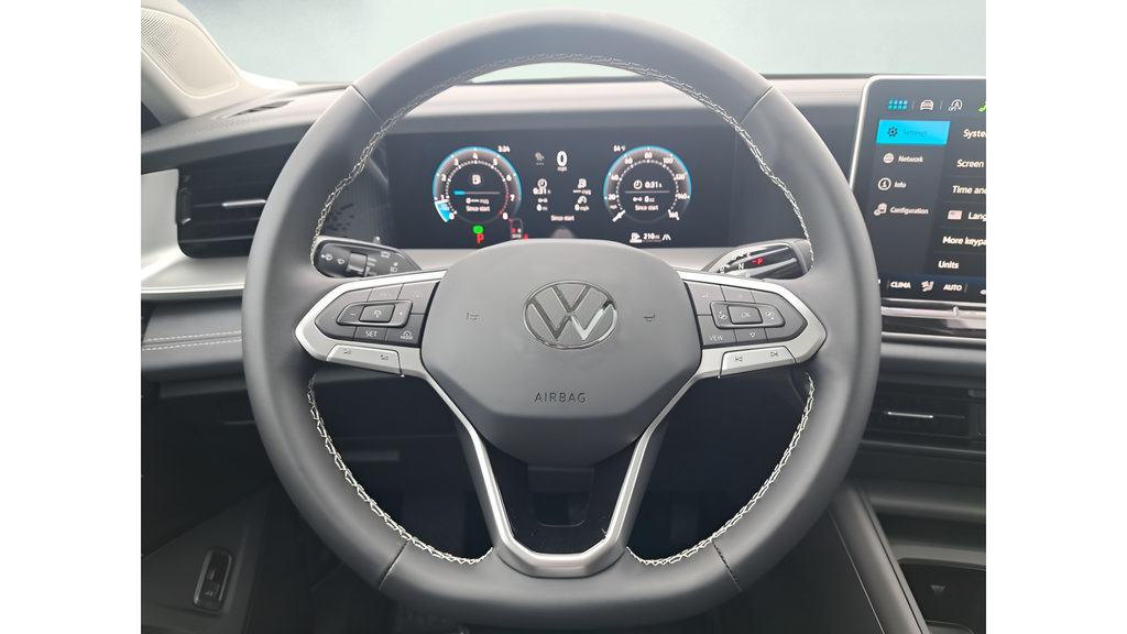New 2026 Volkswagen Tiguan SE AWD/4WD image 15