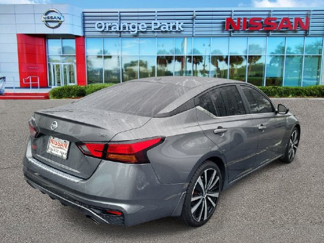 Used 2022 Nissan Altima 2.5 SR FWD image 2