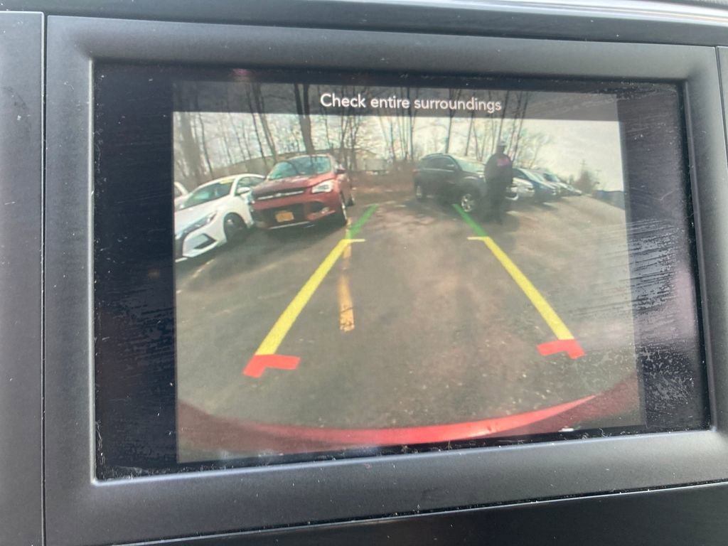 Used 2019 Chrysler Pacifica Touring-L FWD image 23