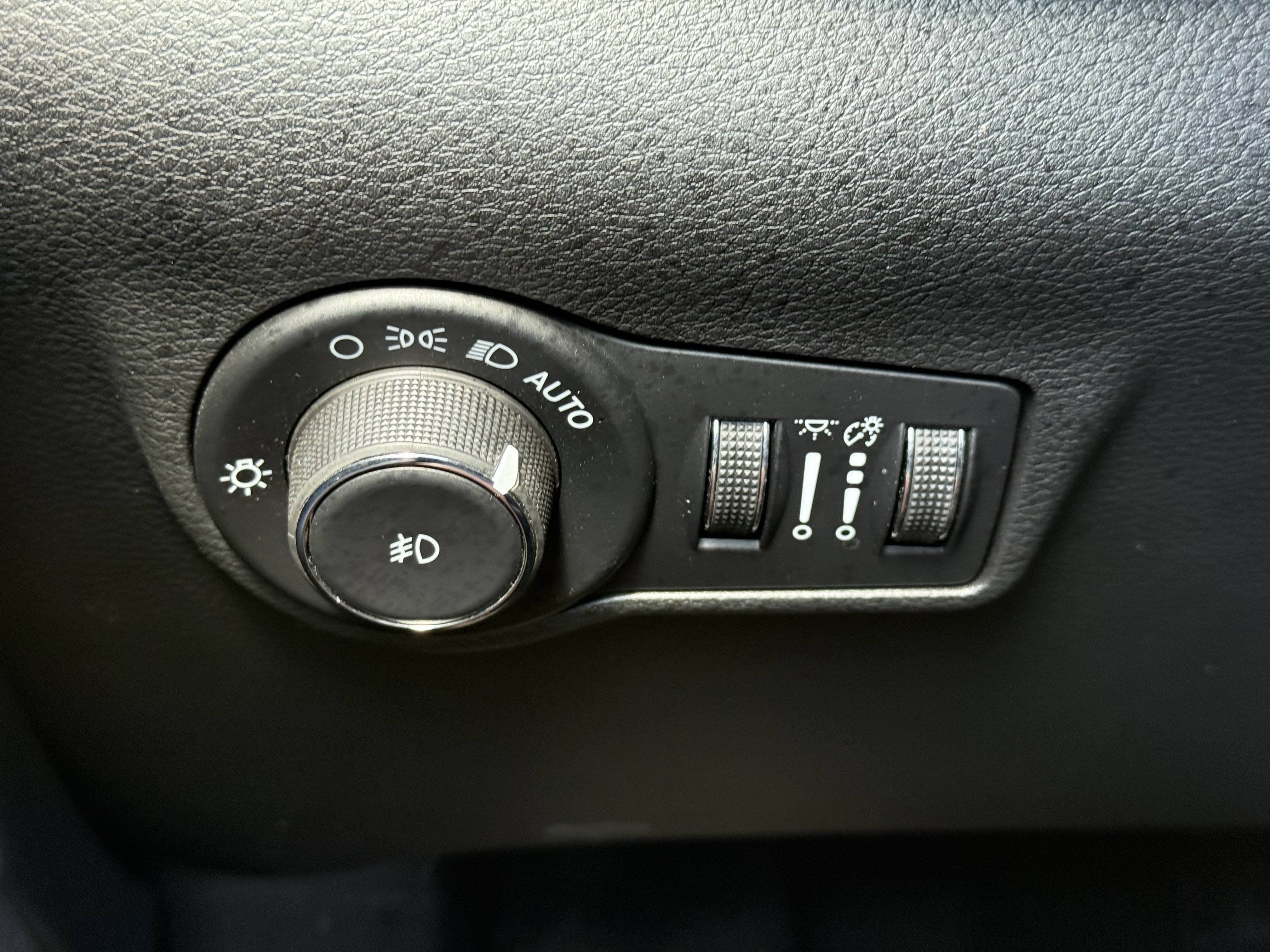 Used 2026 Jeep Compass Limited AWD/4WD image 28