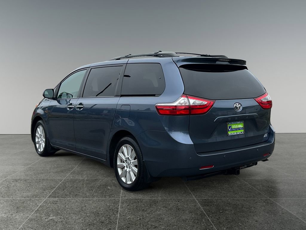 Used 2017 Toyota Sienna XLE Premium image 5