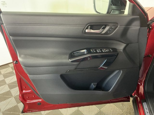 New 2026 Nissan Pathfinder Platinum AWD/4WD image 9