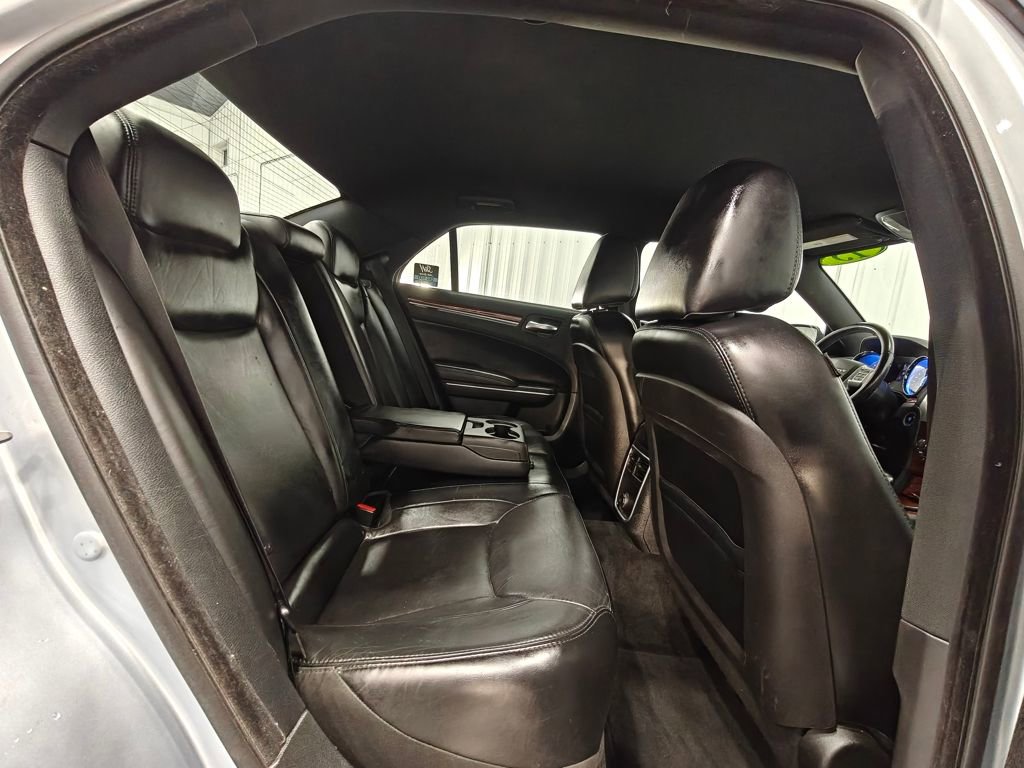 Used 2013 Chrysler 300 w/ Driver Convenience Group image 21