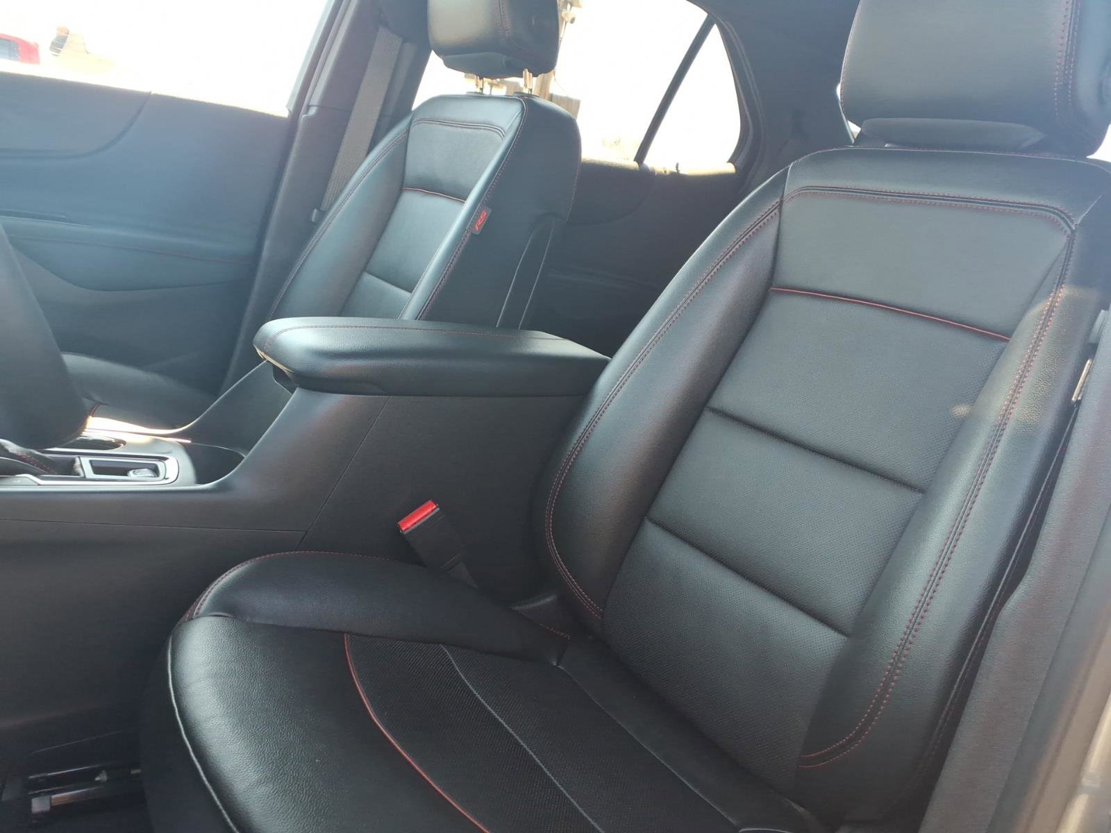 Used 2023 Chevrolet Equinox RS w/ RS Leather Package image 11