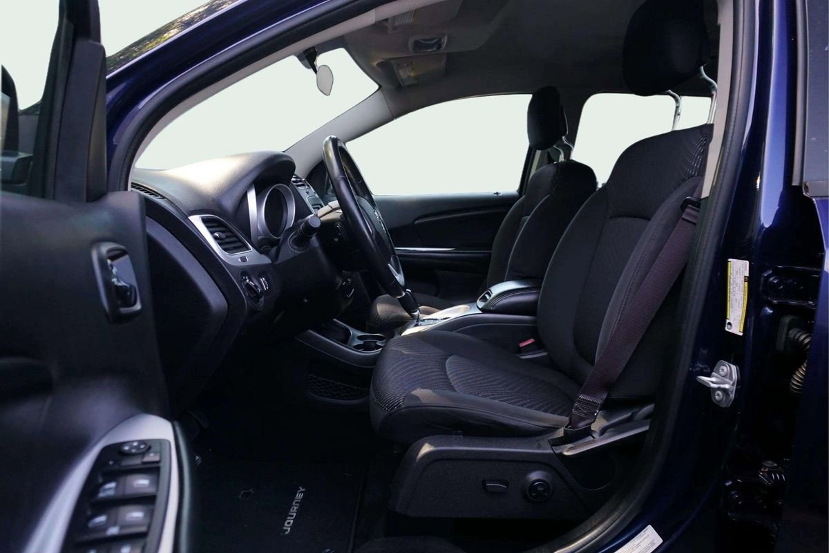 Used 2017 Dodge Journey SXT w/ Premium Group FWD image 12