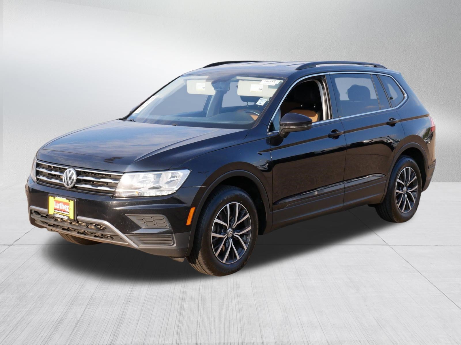 Used 2019 Volkswagen Tiguan SE w/ 3rd Row Seat Package AWD/4WD image 3