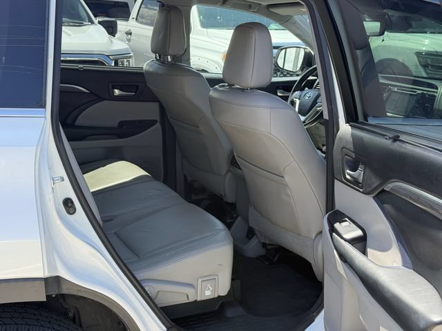 Used 2018 Toyota Highlander Limited FWD image 30