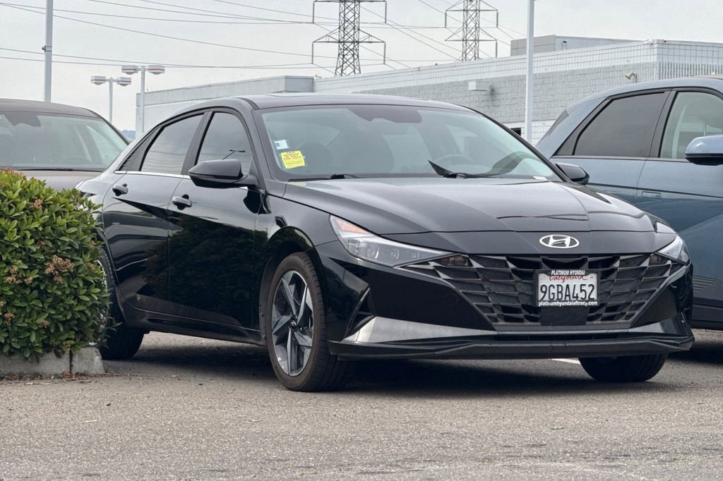 Used 2023 Hyundai Elantra Limited image 2