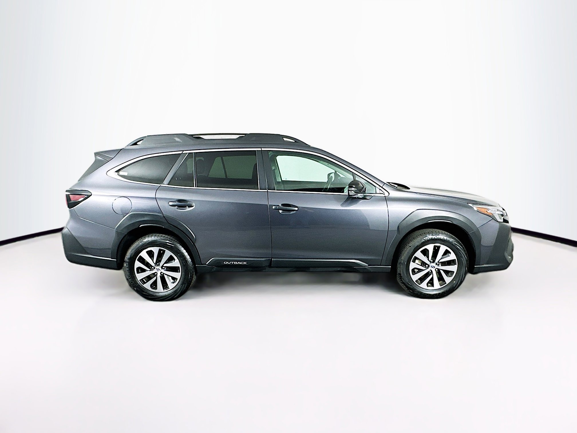 Used 2025 Subaru Outback Premium AWD/4WD image 10