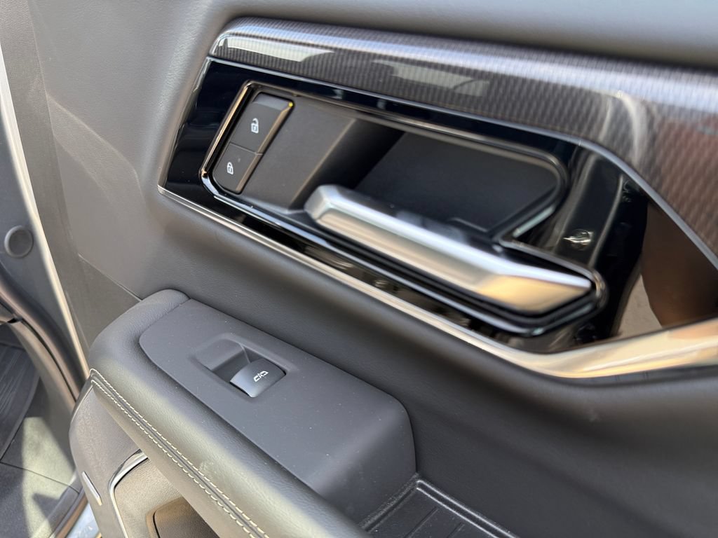 New 2026 GMC Yukon Elevation w/ LPO, Floor Liner Package AWD/4WD image 42