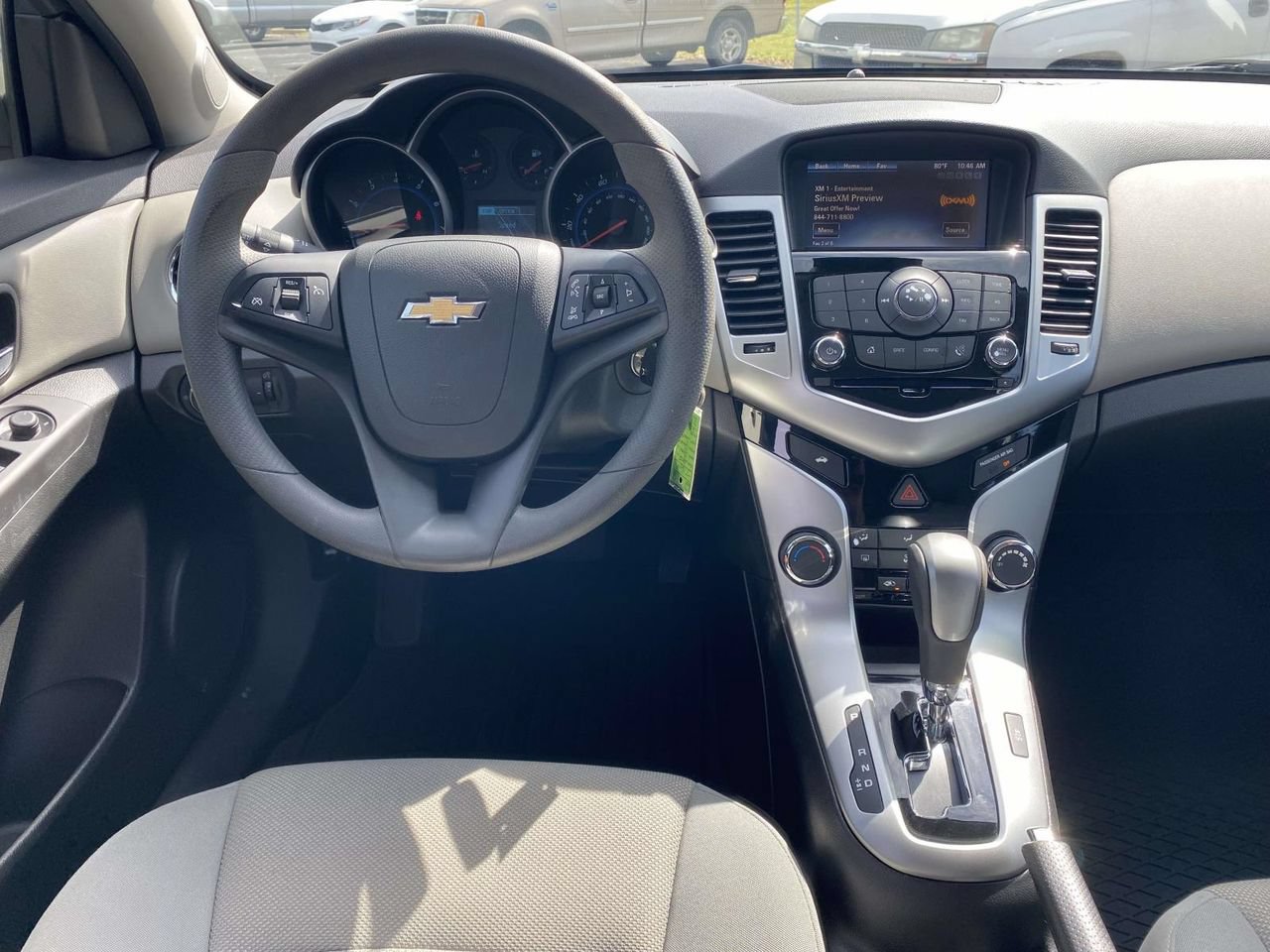 Used 2015 Chevrolet Cruze LT FWD image 9
