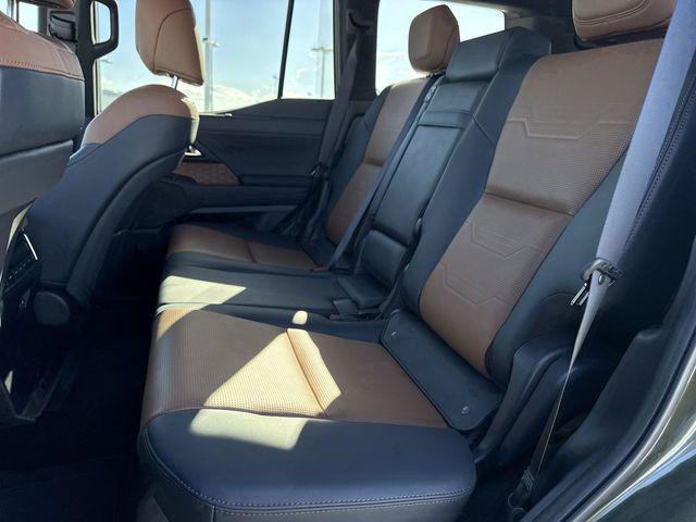 Certified 2025 Lexus GX 550 w/ Cold Area Package AWD/4WD image 23