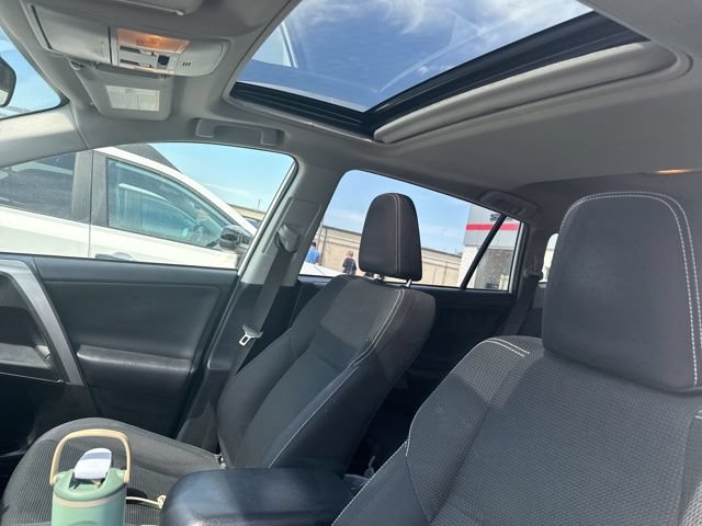 Used 2016 Toyota RAV4 XLE AWD/4WD image 8