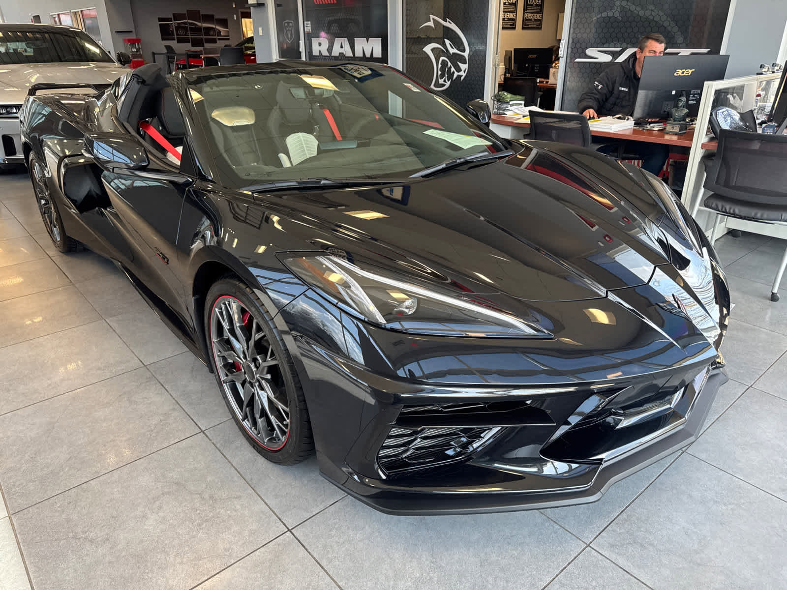 Used 2023 Chevrolet Corvette Stingray Premium Conv w/ Z51 Performance Package image 7
