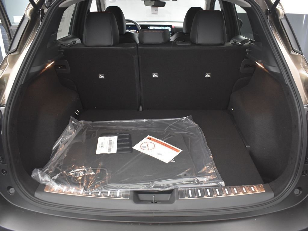 New 2026 Nissan Kicks SR w/ Illumination Package FWD image 34