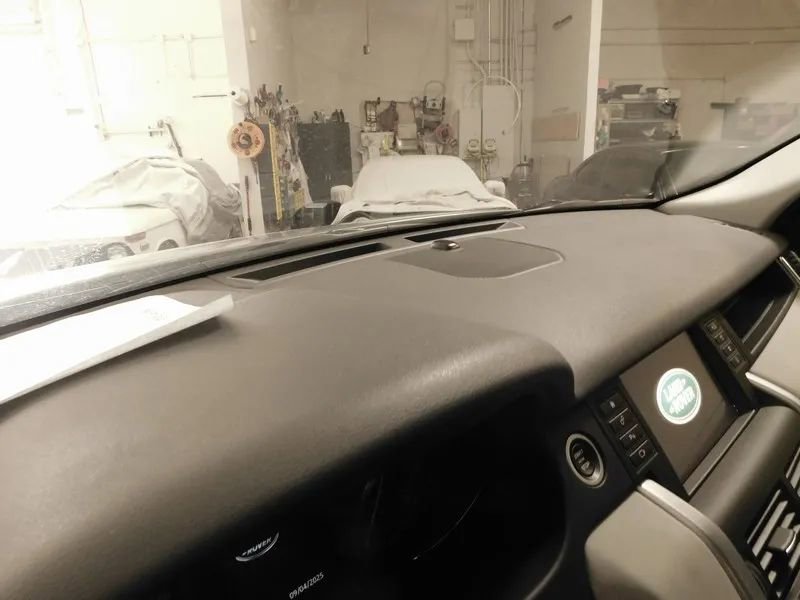 Used 2019 Land Rover Discovery Sport SE AWD/4WD image 29