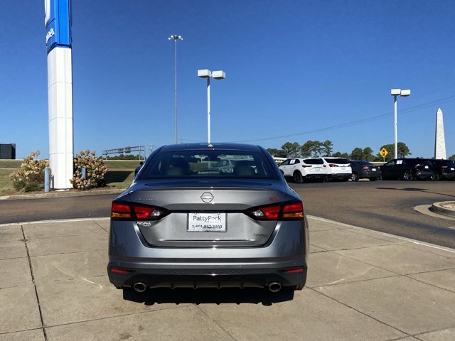Used 2025 Nissan Altima 2.5 SR FWD image 11