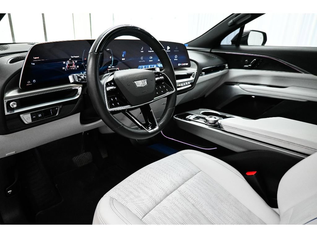 Used 2024 Cadillac Lyriq Luxury RWD image 35