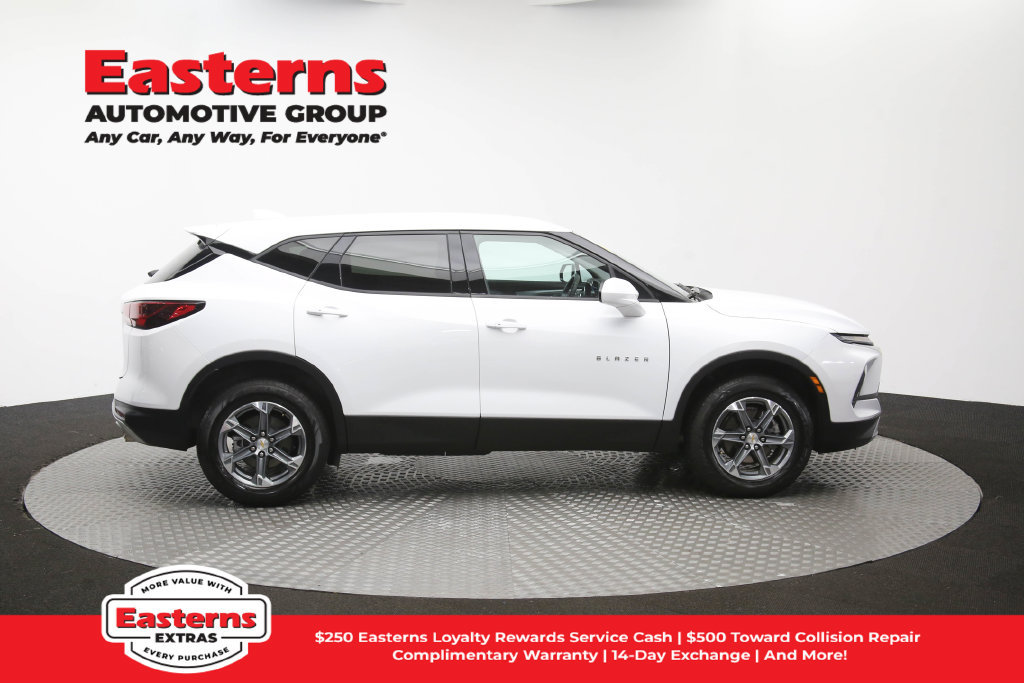 Used 2025 Chevrolet Blazer LT FWD image 46