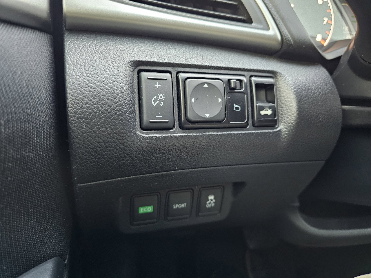 Used 2016 Nissan Sentra S image 41