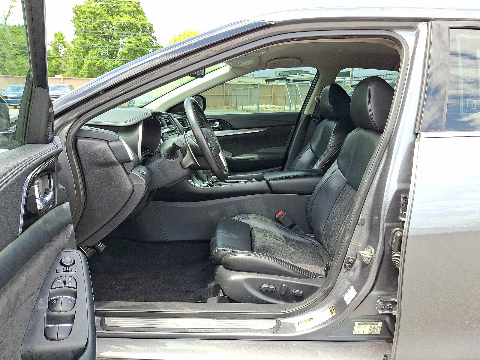 Used 2016 Nissan Maxima SR FWD image 14