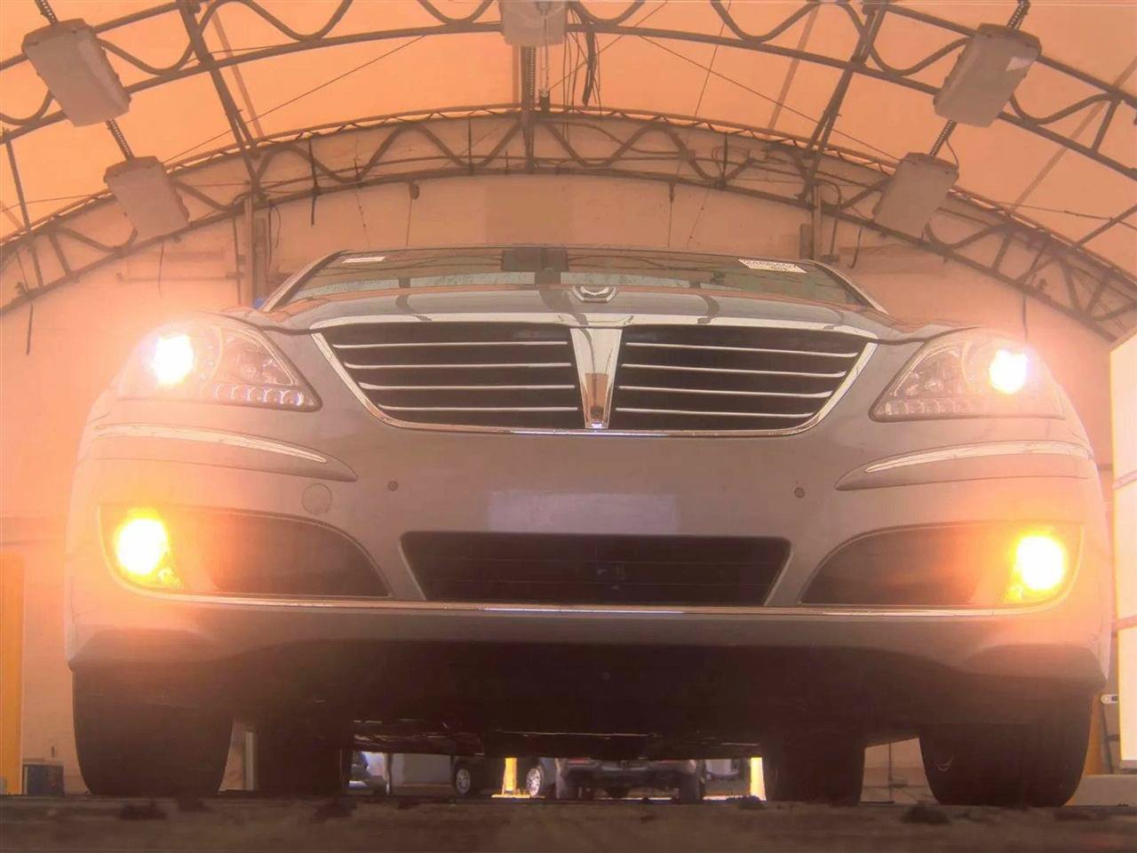 Used 2012 Hyundai Equus Signature RWD image 3
