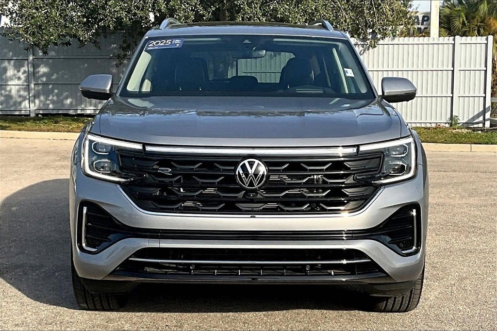 Used 2025 Volkswagen Atlas SEL Premium R-Line image 10