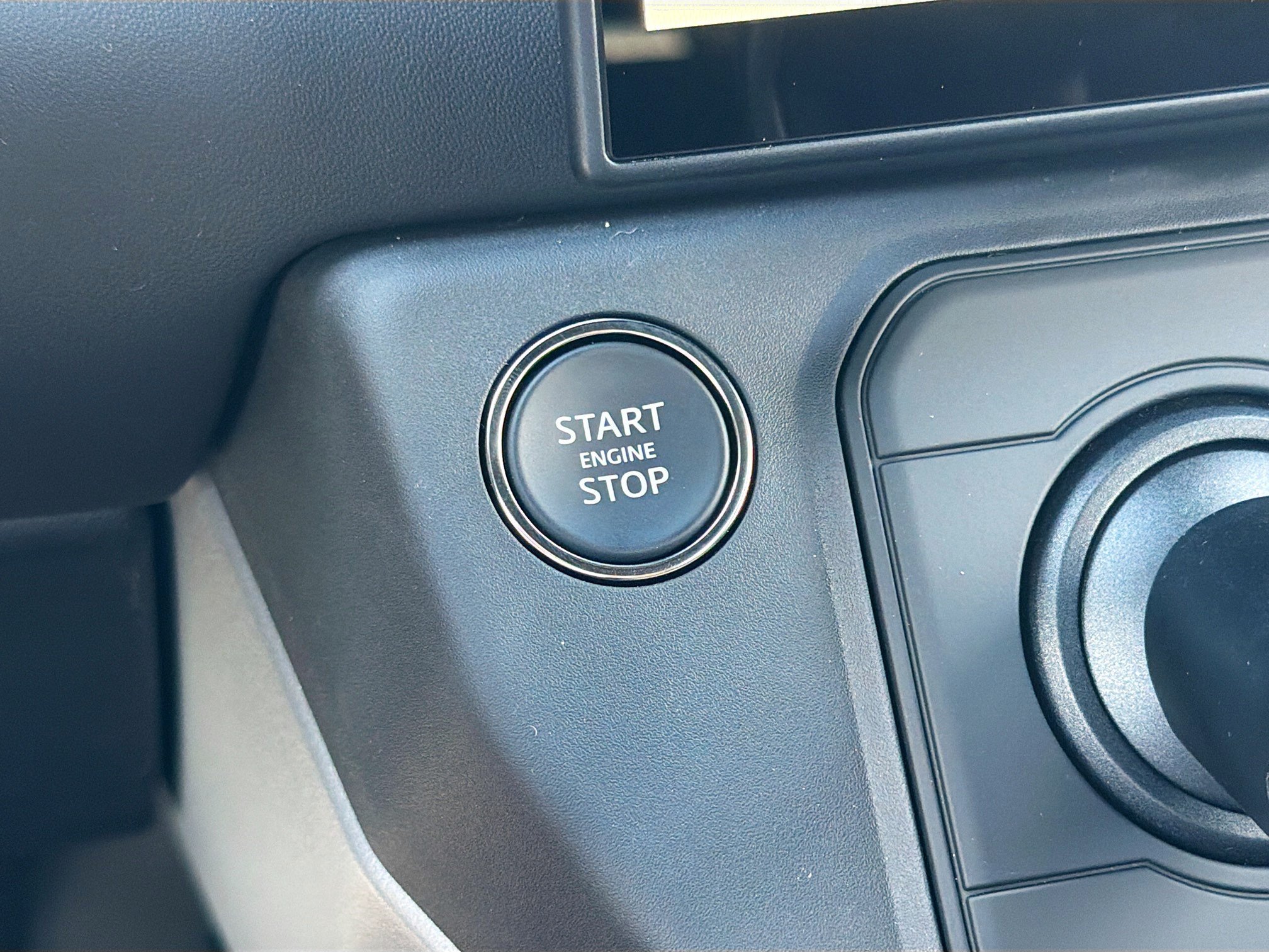 New 2026 Land Rover Defender 90 V8 AWD/4WD image 37