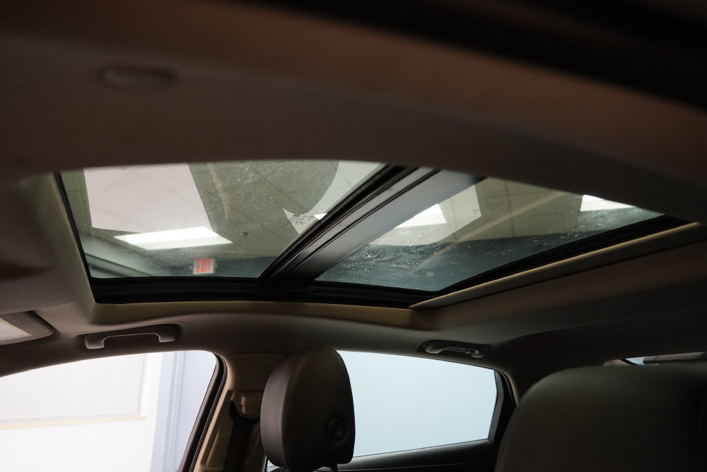 Used 2019 Buick LaCrosse Essence w/ Sun and Shade Package AWD/4WD image 3