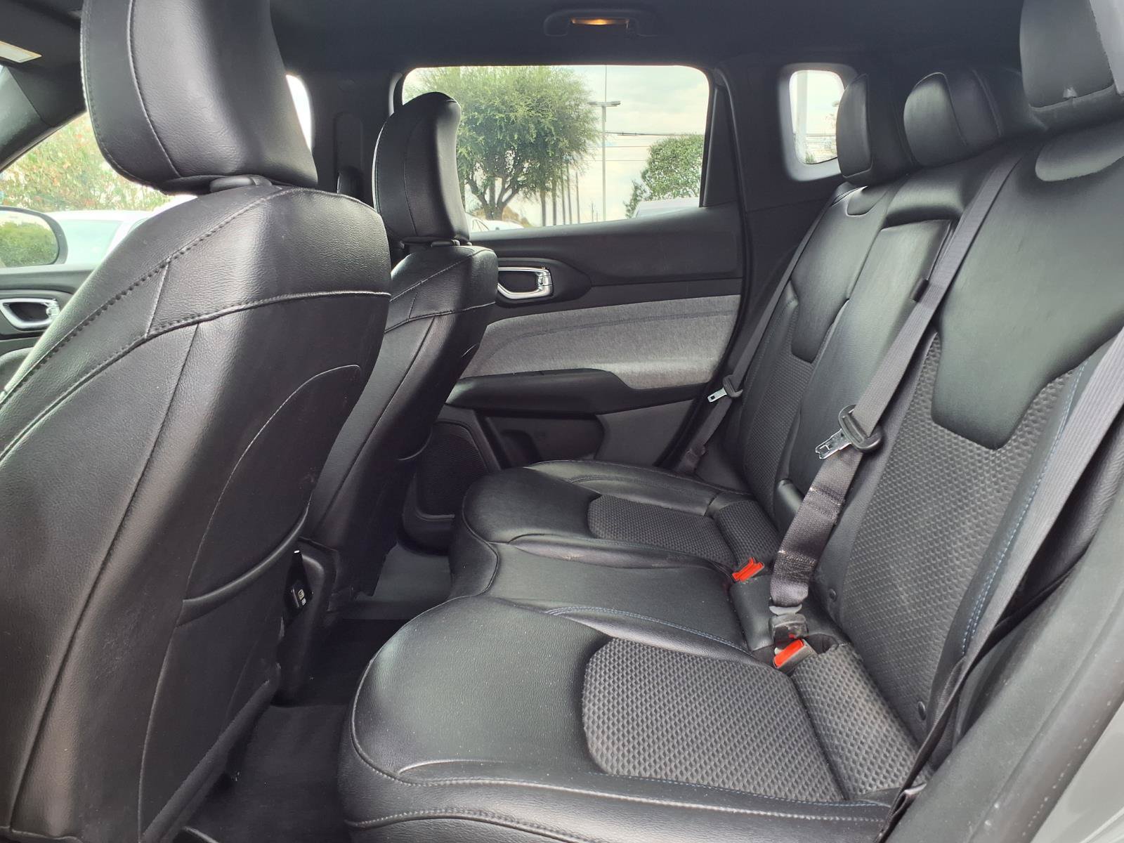 Used 2024 Jeep Compass Latitude AWD/4WD image 16