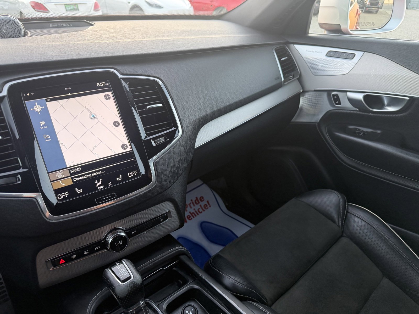 Used 2017 Volvo XC90 T6 R-Design w/ Vision Package image 22