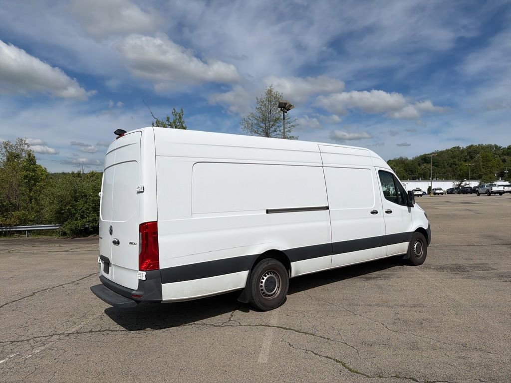 Used 2022 Mercedes-Benz Sprinter 2500 image 3
